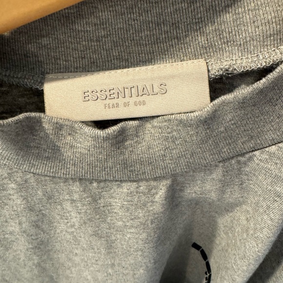 Fear of god essentials t shirt - Picture 4 of 5